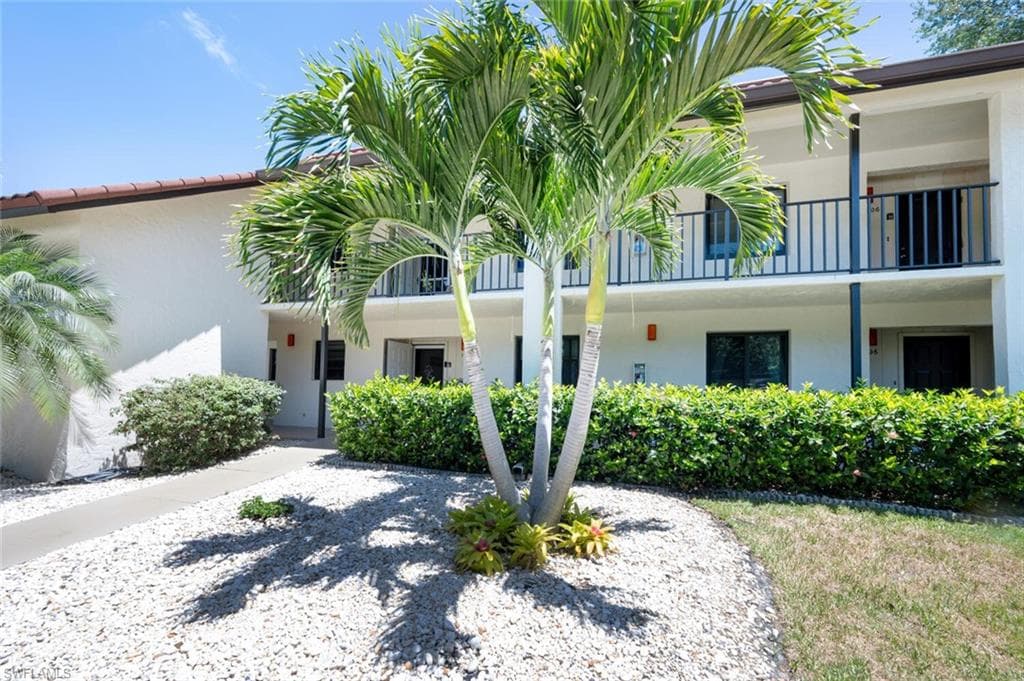4963 Pepper CIR D-105 NAPLES, FL 34113