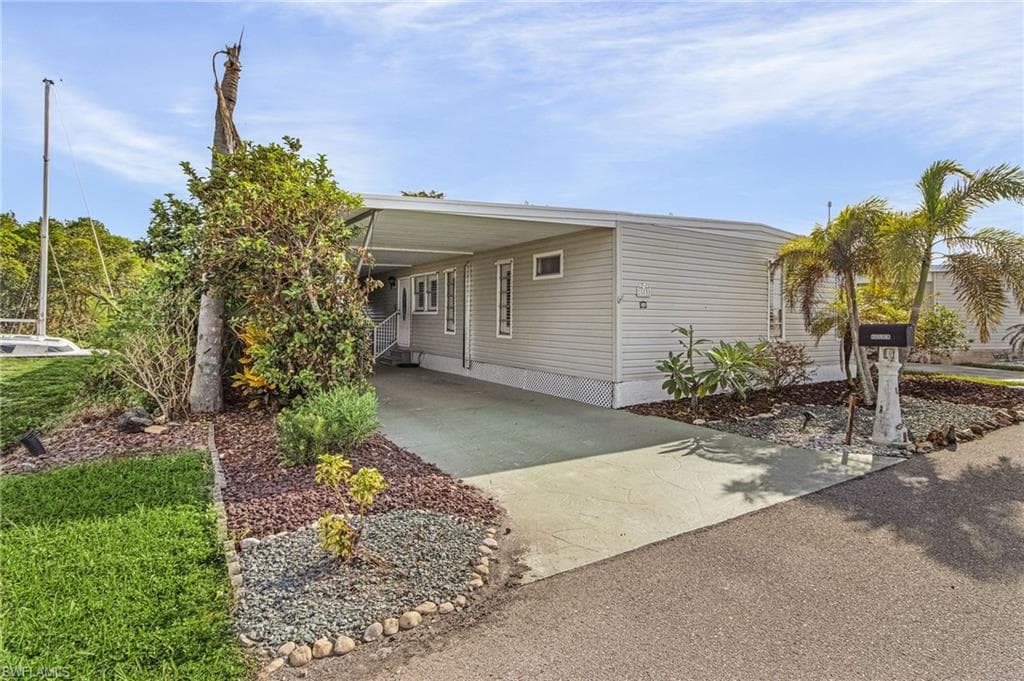 5531 Sir Walter WAY NORTH FORT MYERS, FL 33917