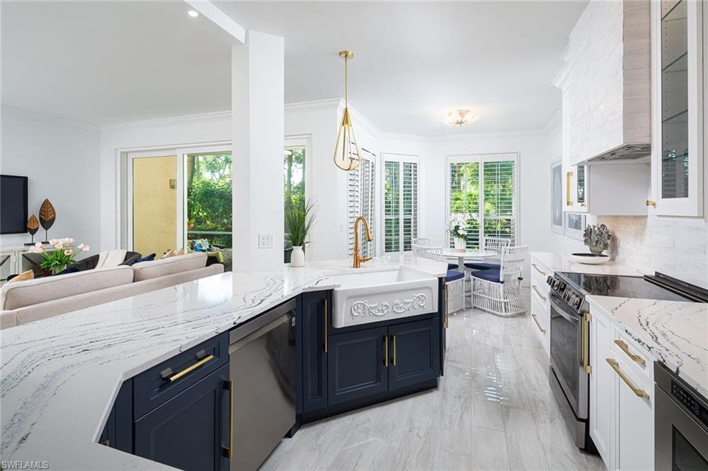 8460 Abbington CIR 1812 NAPLES, FL 34108