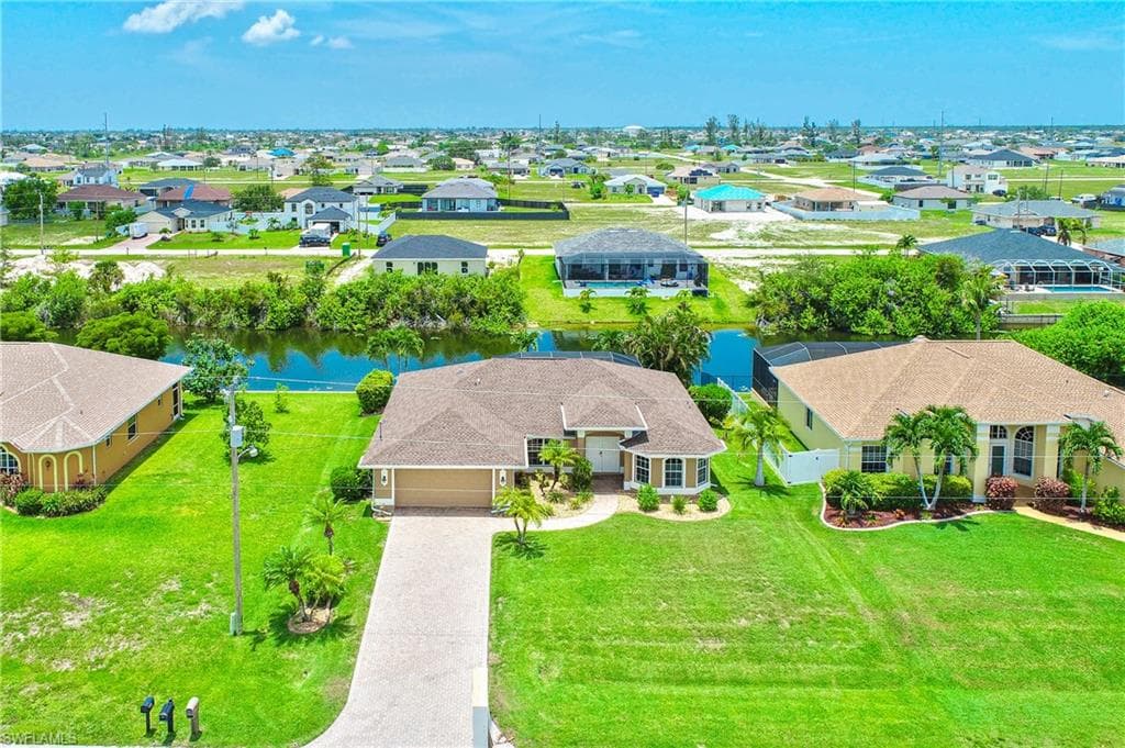 2114 NE 1st PL CAPE CORAL, FL 33909