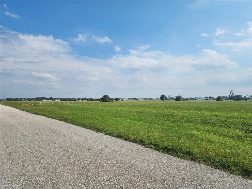 1914 NE 17th TER CAPE CORAL, FL 33909