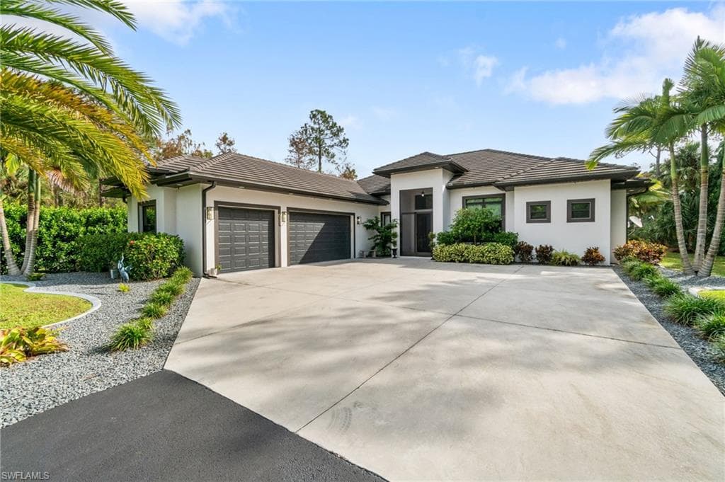 108 4th ST NE NAPLES, FL 34120