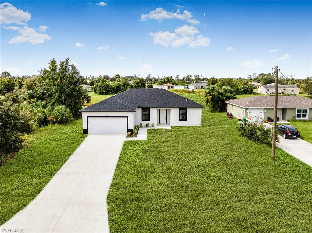 3023 NE BEECHWOOD CIR LABELLE, FL 33935