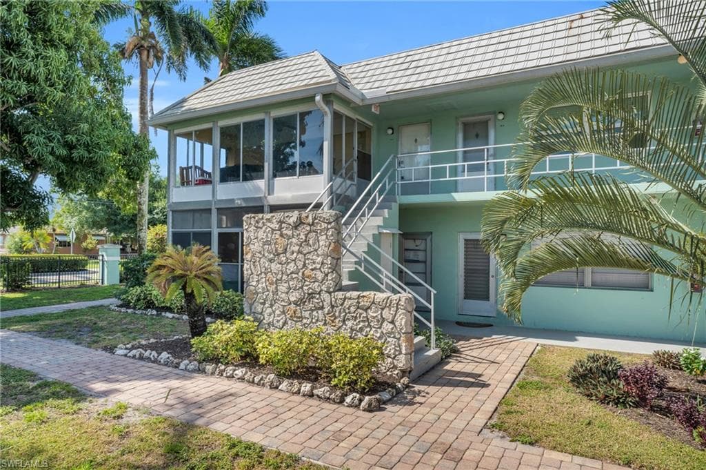 3225 E Riverside DR 15A FORT MYERS, FL 33916