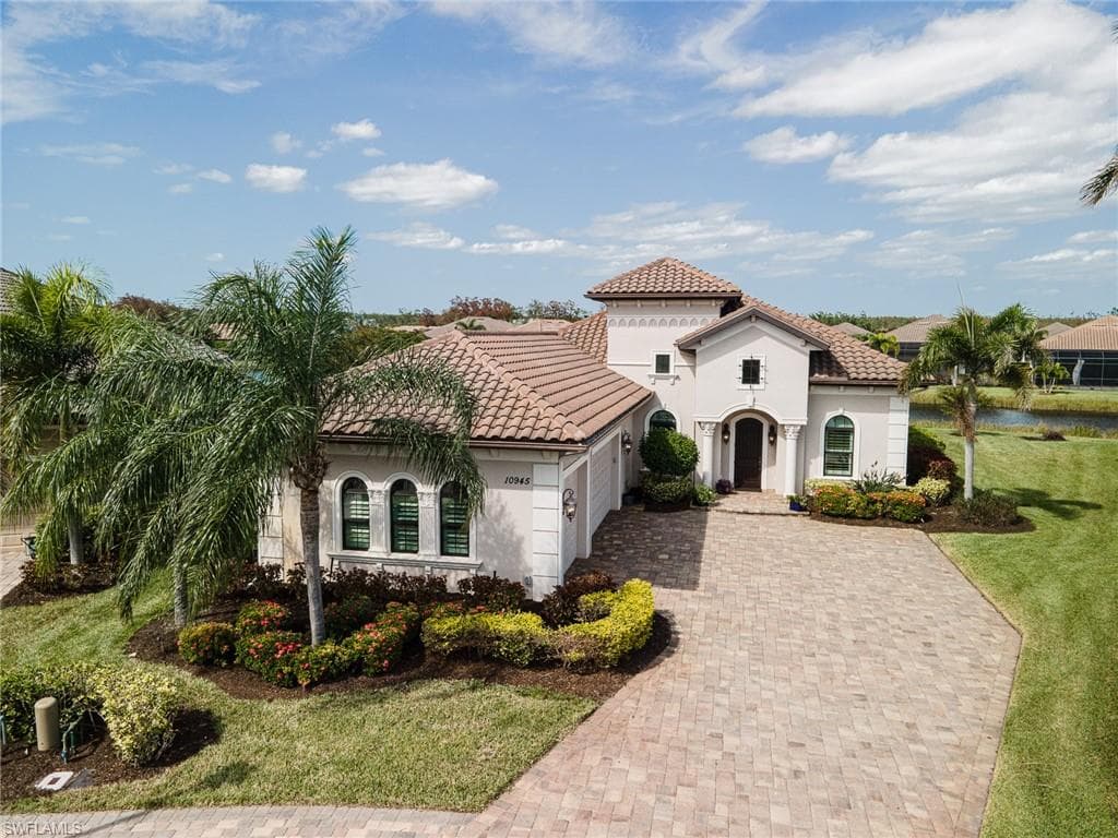10945 Esteban DR FORT MYERS, FL 33912