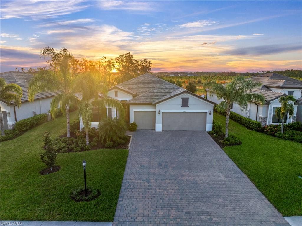17572 Kinzie LN ESTERO, FL 33928