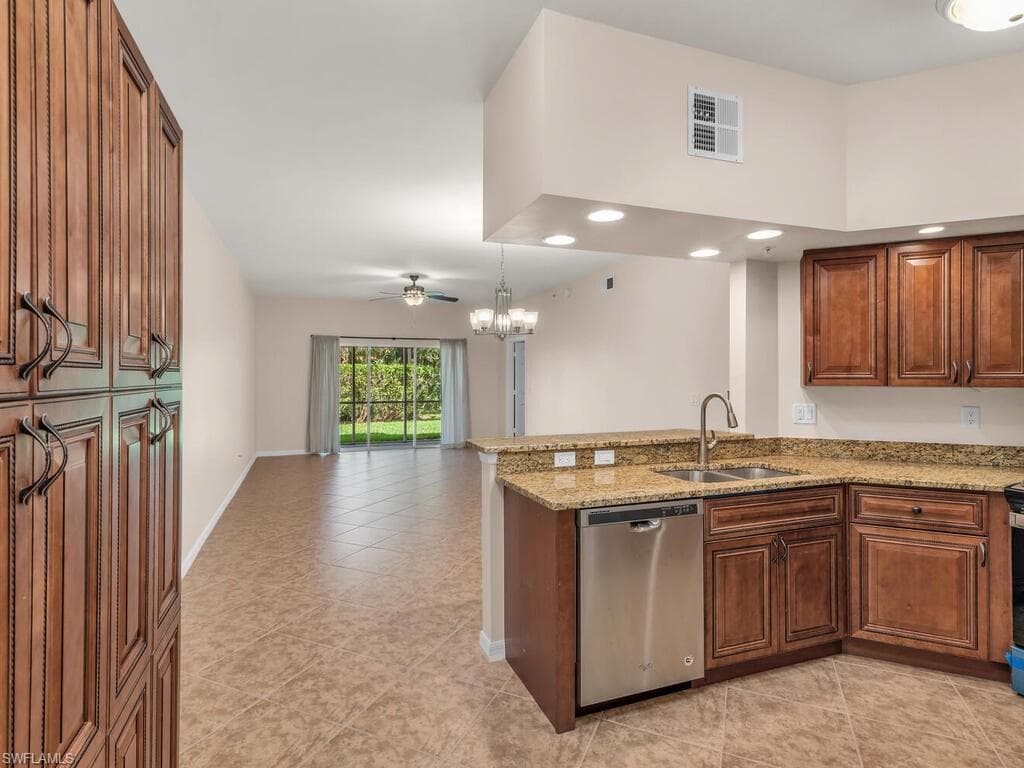 1113 Winding Pines CIR 102 CAPE CORAL, FL 33909