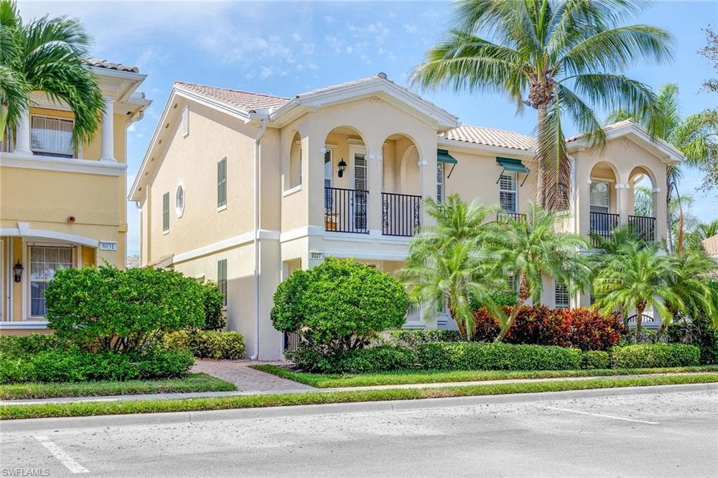 8027 Sorrento LN NAPLES, FL 34114