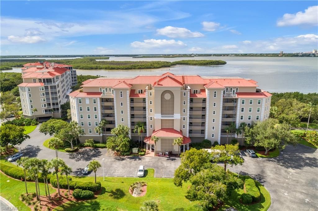 201 Vintage Bay DR B-10 MARCO ISLAND, FL 34145
