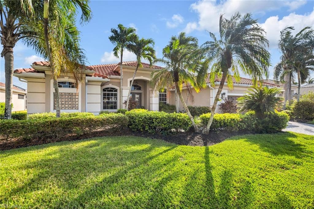 5035 Cerromar DR NAPLES, FL 34112