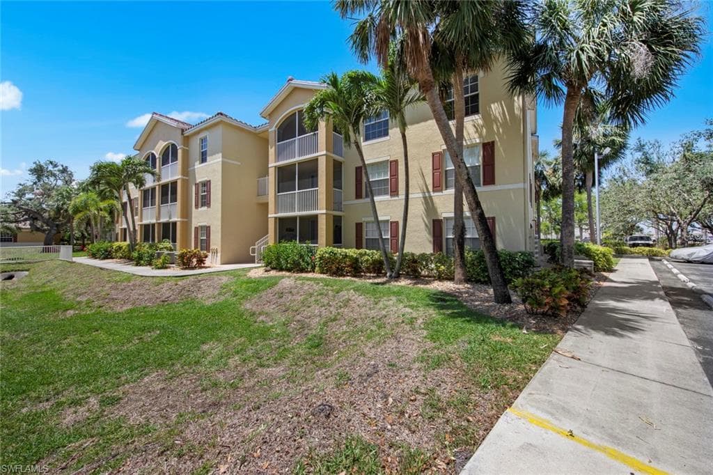 4105 Residence DR 718 FORT MYERS, FL 33901