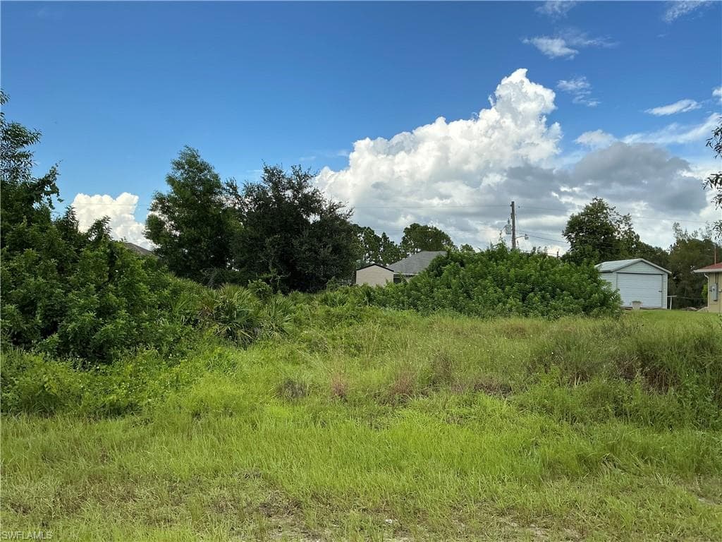 3912 18th ST W LEHIGH ACRES, FL 33971