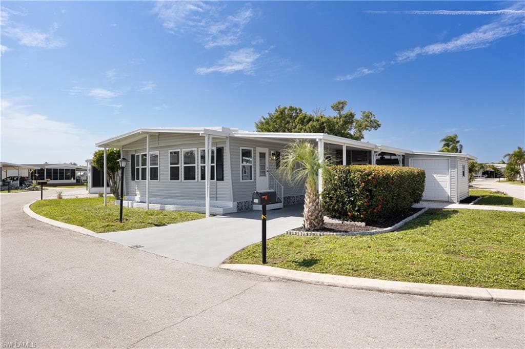160 Nicklaus BLVD NORTH FORT MYERS, FL 33903