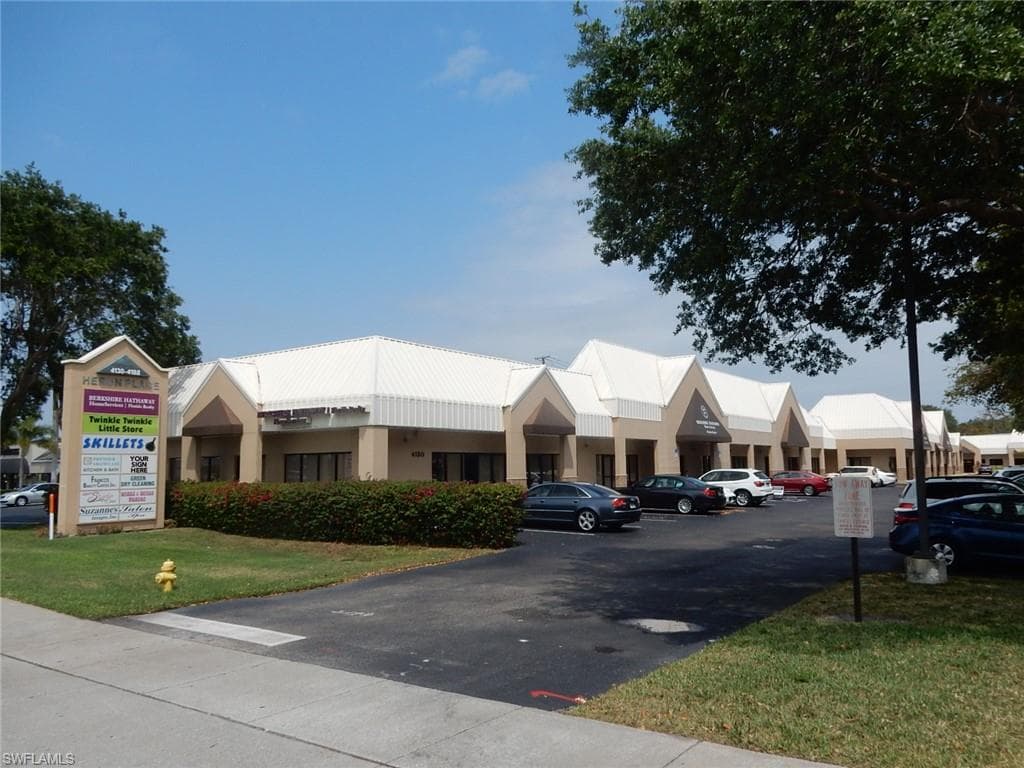4186 Tamiami TRL N NAPLES, FL 34103