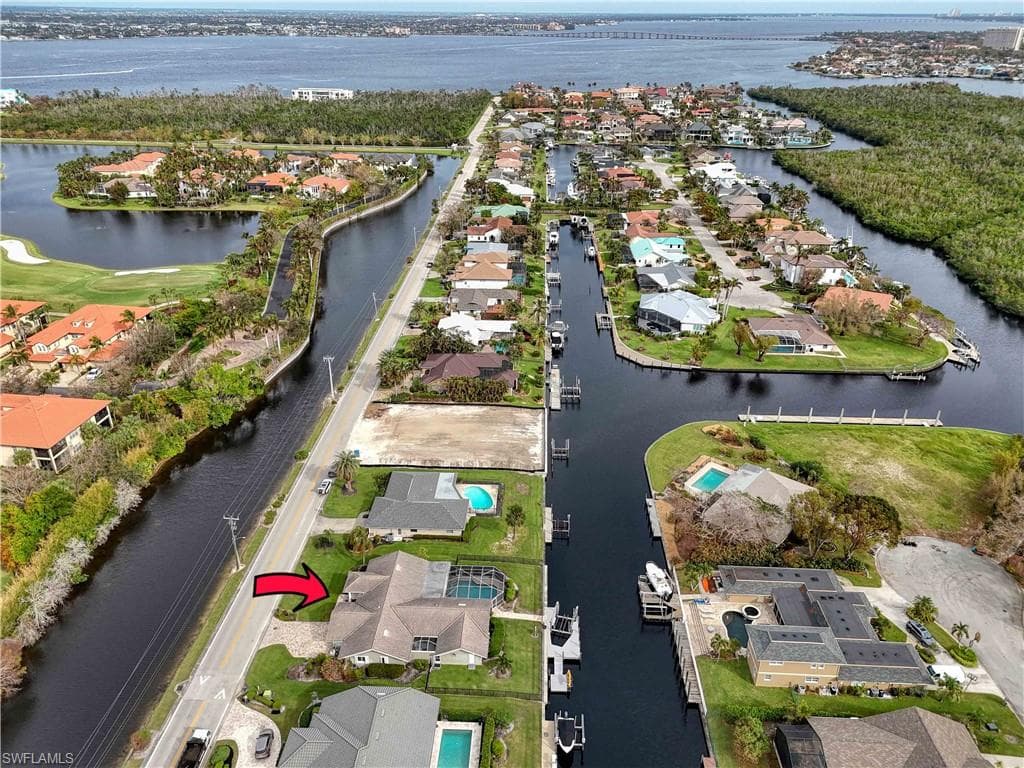 6758 Griffin BLVD FORT MYERS, FL 33908