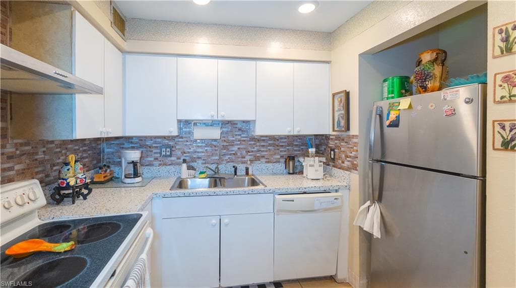848 Camellia DR NORTH FORT MYERS, FL 33903