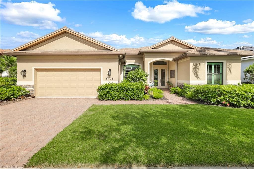 8706 Mustang Island CIR NAPLES, FL 34113
