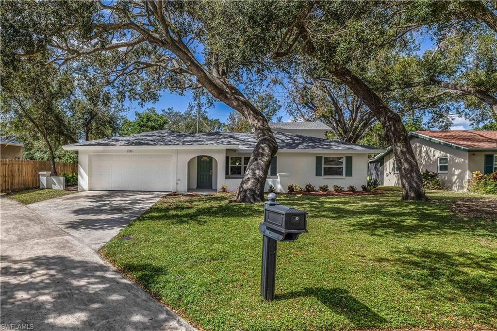 4786 Santa Del Rae AVE FORT MYERS, FL 33901