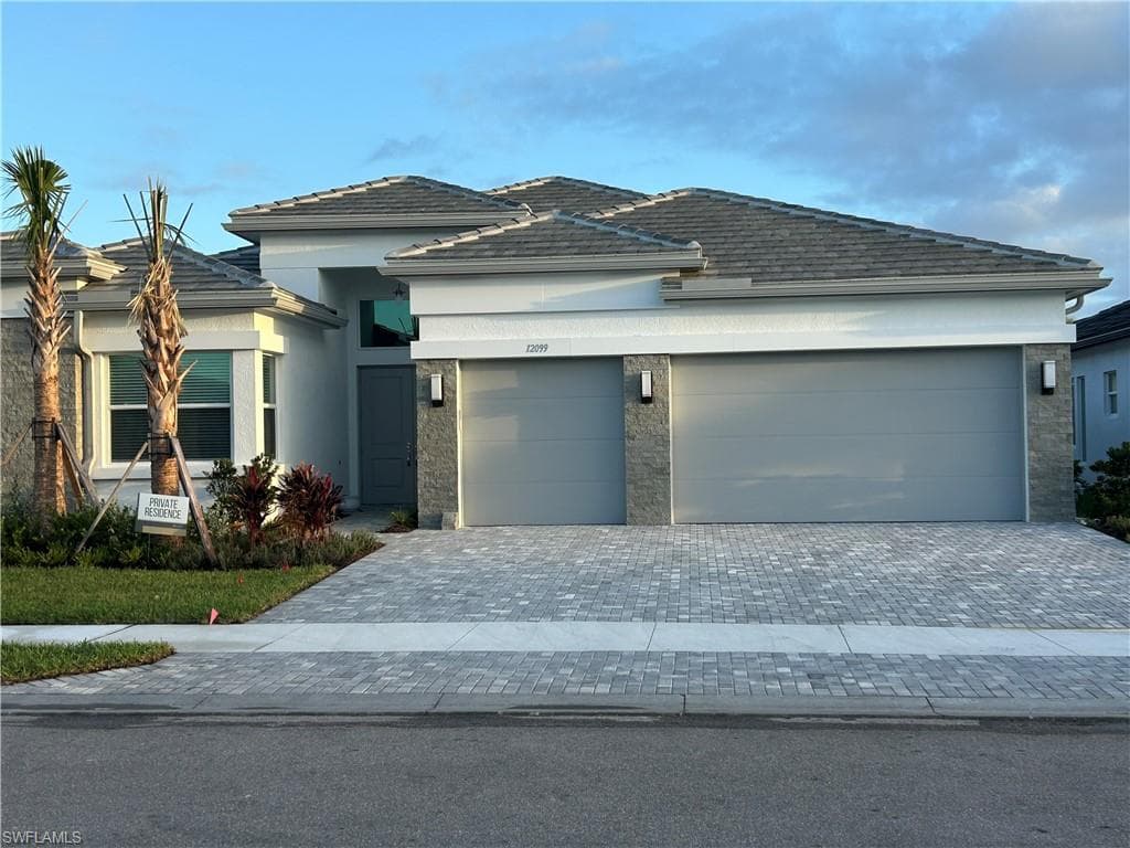 12099 Triton WAY NAPLES, FL 34120