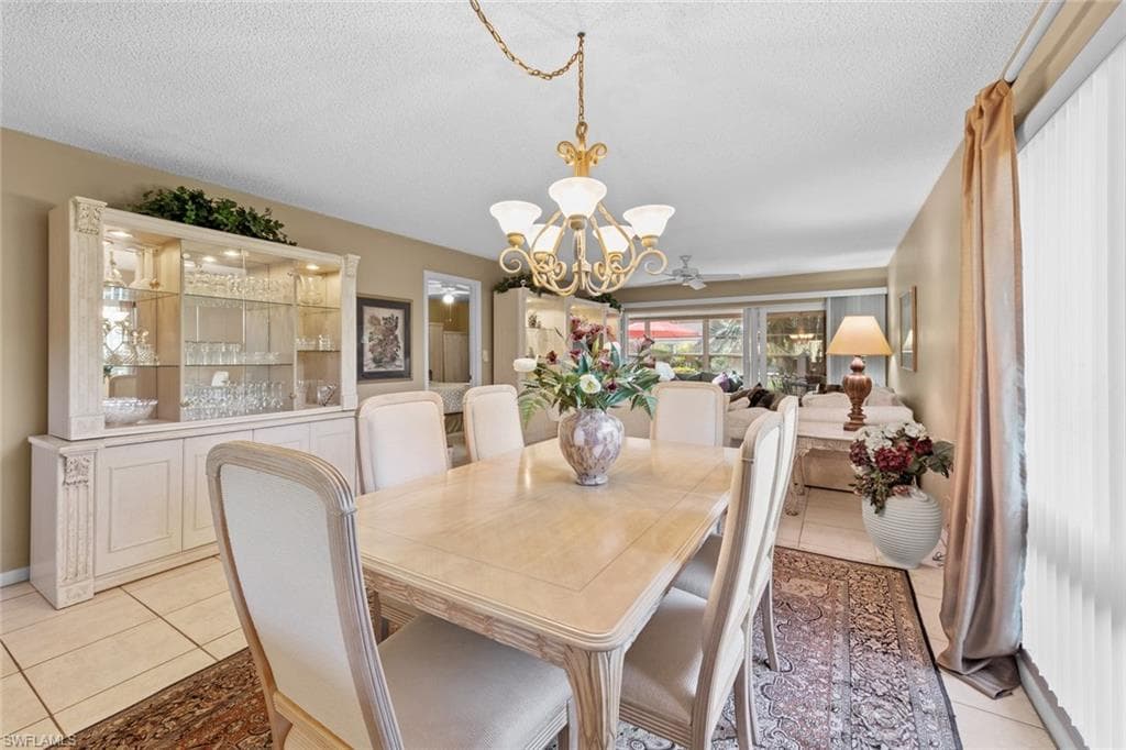 39 Glades BLVD 1 NAPLES, FL 34112