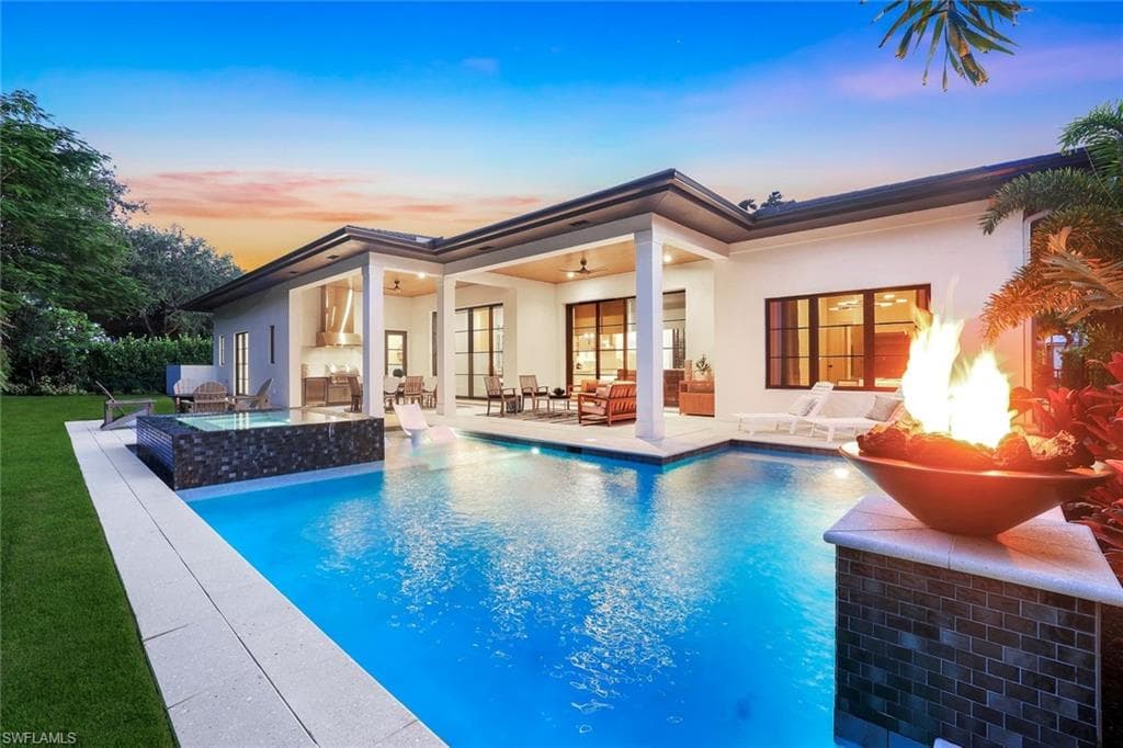 1546 Mandarin RD NAPLES, FL 34102