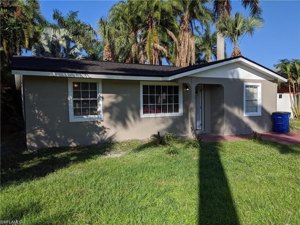 1169 Orange AVE NORTH FORT MYERS, FL 33903