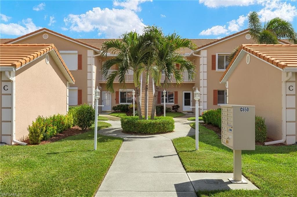 650 Saratoga CIR C-106 NAPLES, FL 34104