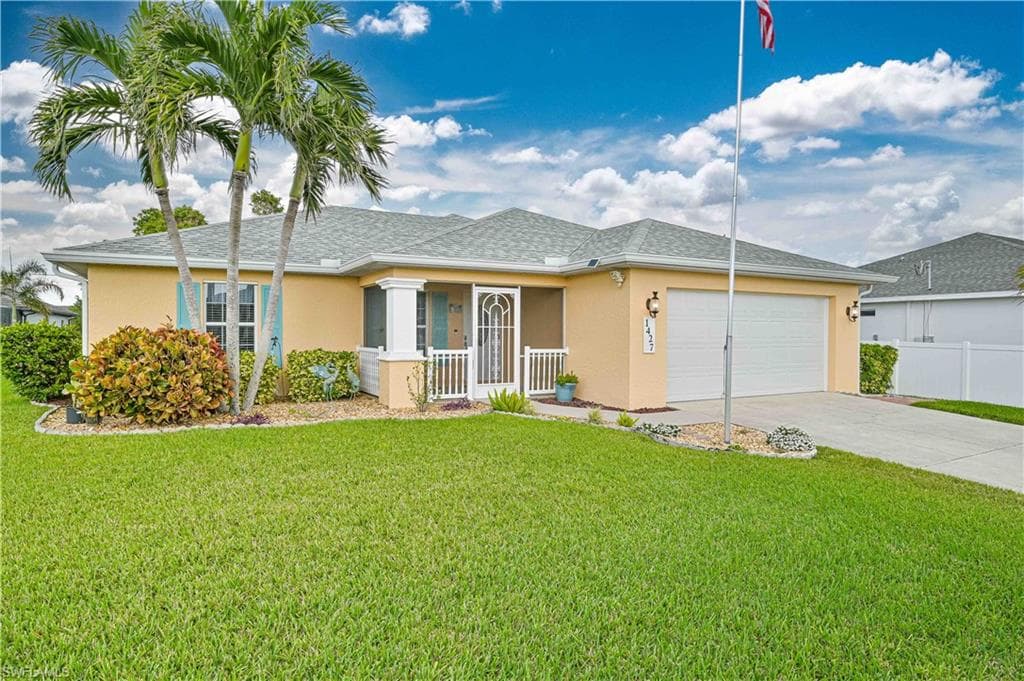 1427 SW 38th TER CAPE CORAL, FL 33914