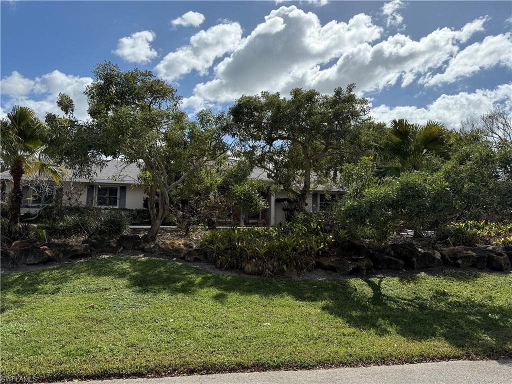 1248 Lastrada LN NAPLES, FL 34103