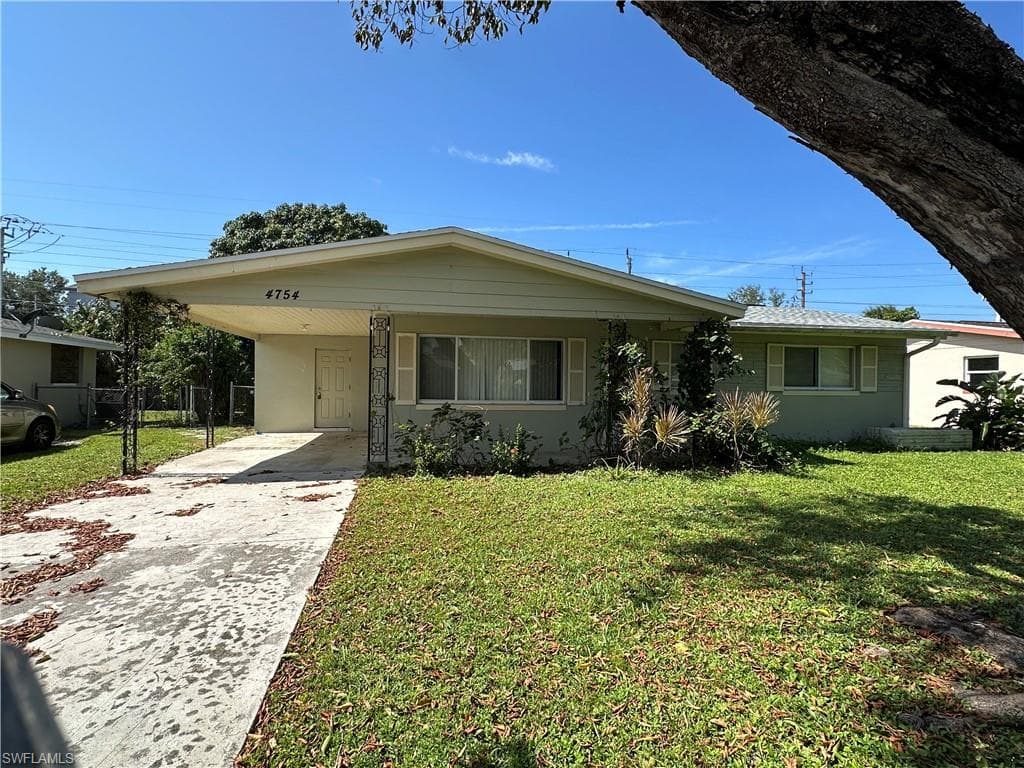 4754 West DR FORT MYERS, FL 33907