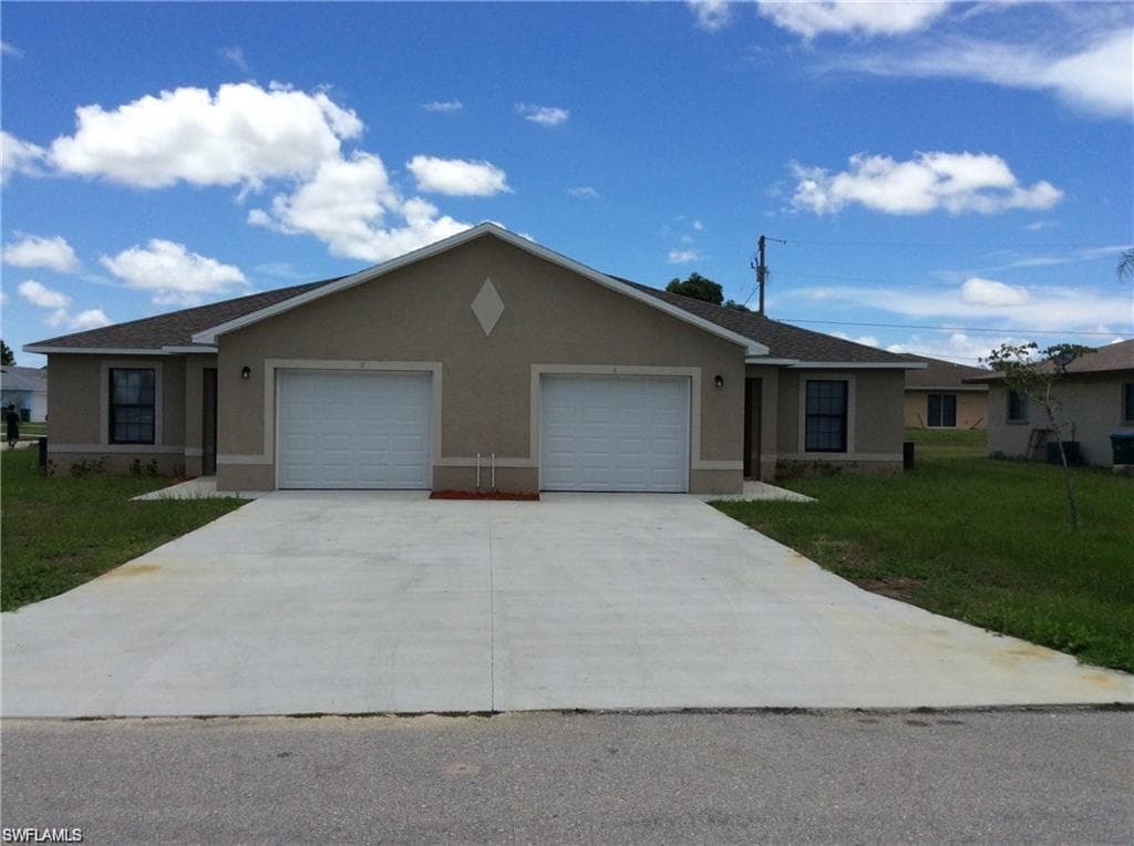 542 SE 6th PL CAPE CORAL, FL 33990