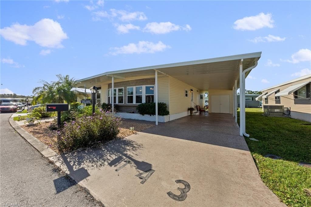143 Nicklaus BLVD NORTH FORT MYERS, FL 33903