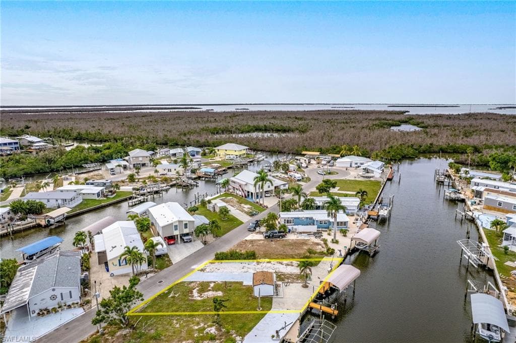 3892 Blueberry LN ST. JAMES CITY, FL 33956