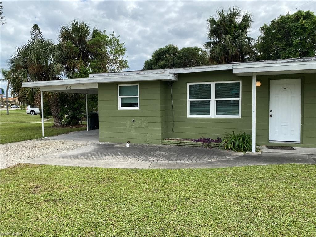 1906 Coronado RD FORT MYERS, FL 33901