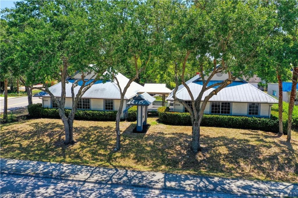 1700 Santa Barbara BLVD NAPLES, FL 34116