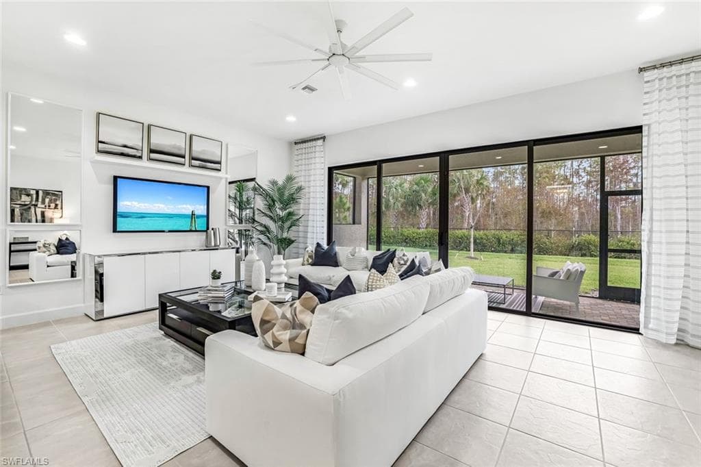 20374 Fair Oak LN ESTERO, FL 33928
