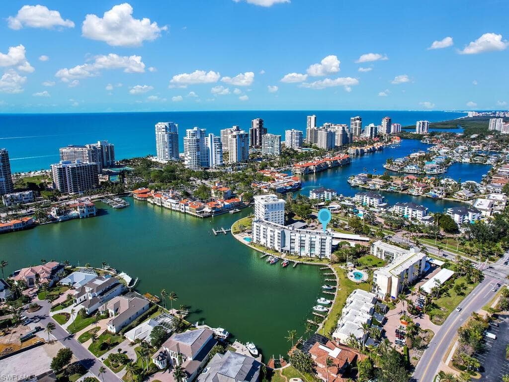 300 Park Shore DR 1A NAPLES, FL 34103