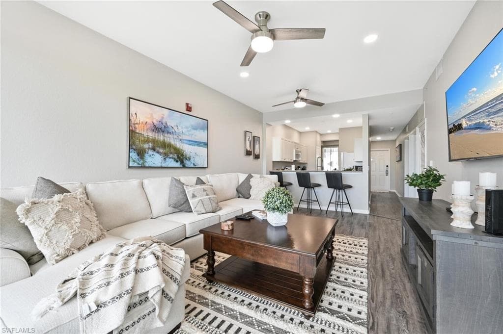 7915 Mahogany Run LN 1115 NAPLES, FL 34113