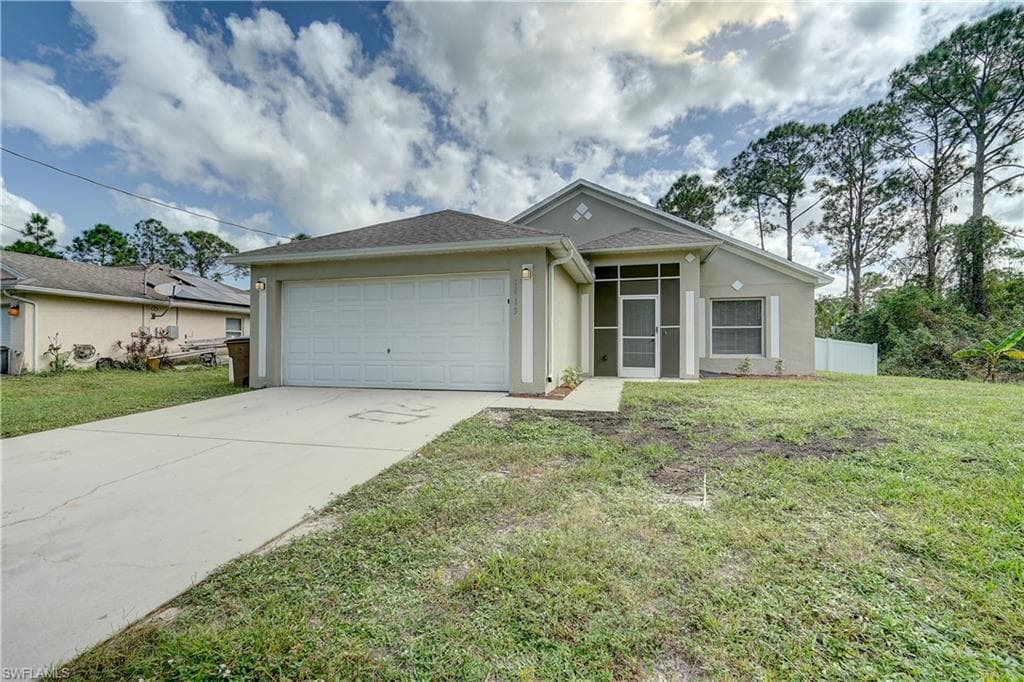 1013 Angus AVE LEHIGH ACRES, FL 33974