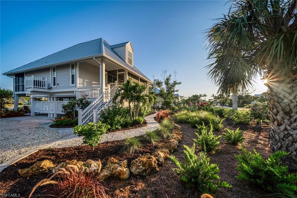 218 Daniel DR SANIBEL, FL 33957