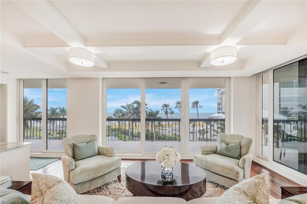 4551 Gulf Shore BLVD N 402 NAPLES, FL 34103