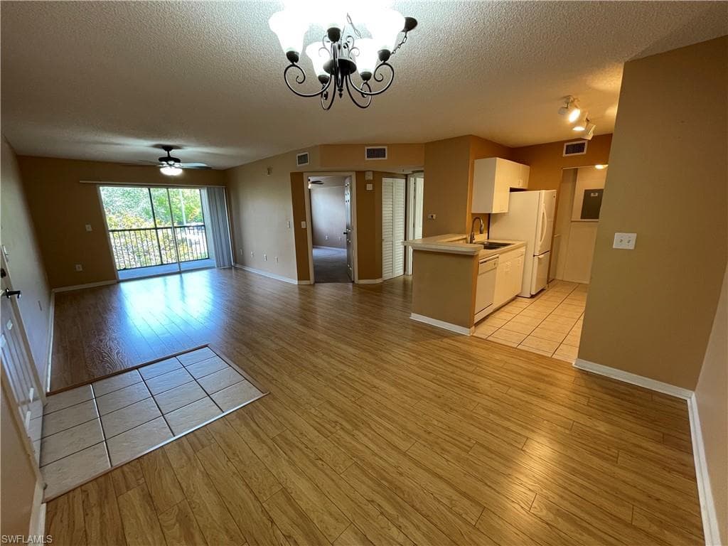 8851 Colonnades CT W 125 BONITA SPRINGS, FL 34135