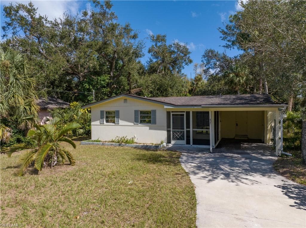 827 Tarpon ST FORT MYERS, FL 33916