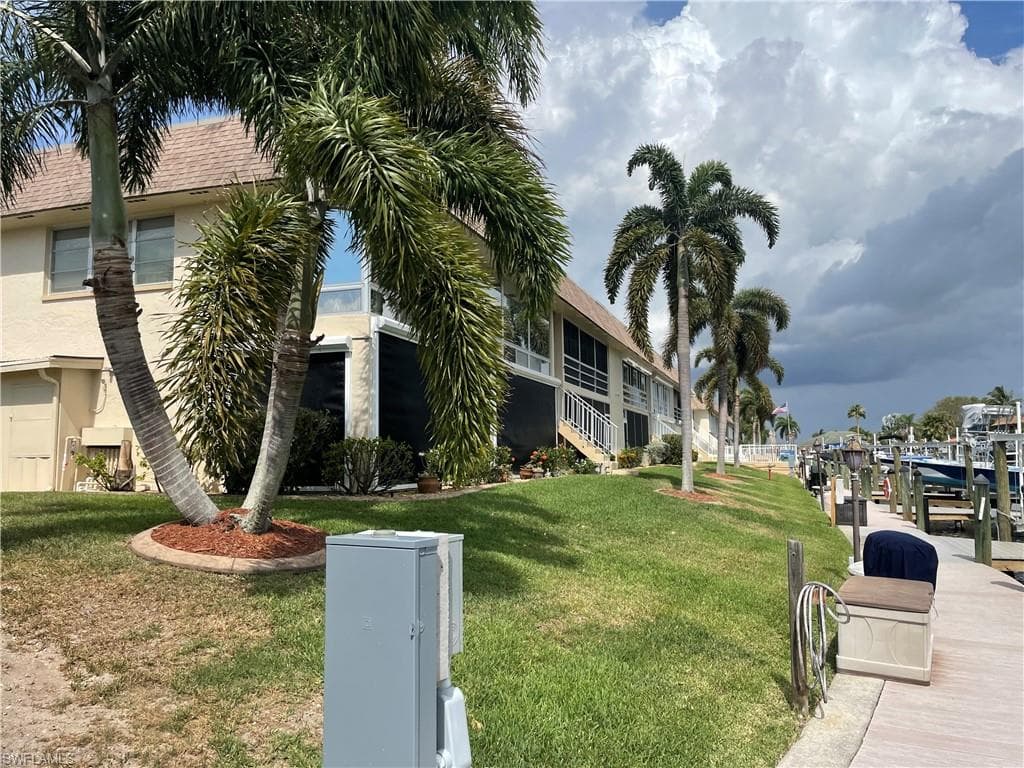1730 Sandy CIR 105 CAPE CORAL, FL 33904