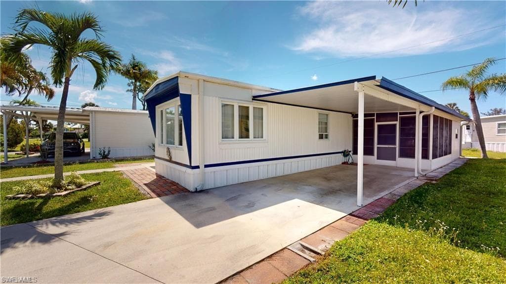 3894 Cardinal CIR BONITA SPRINGS, FL 34134