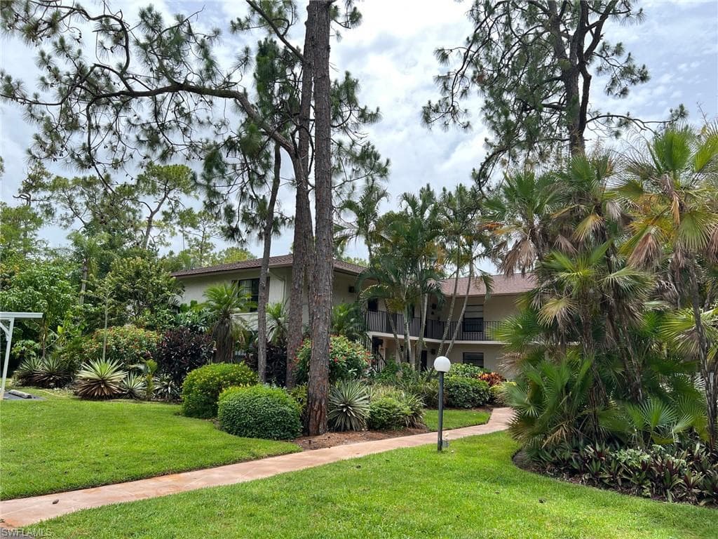 1733 Courtyard WAY B-105 NAPLES, FL 34112