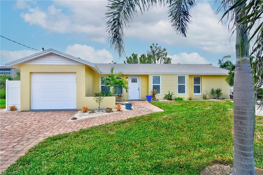 38 Fairview BLVD FORT MYERS BEACH, FL 33931