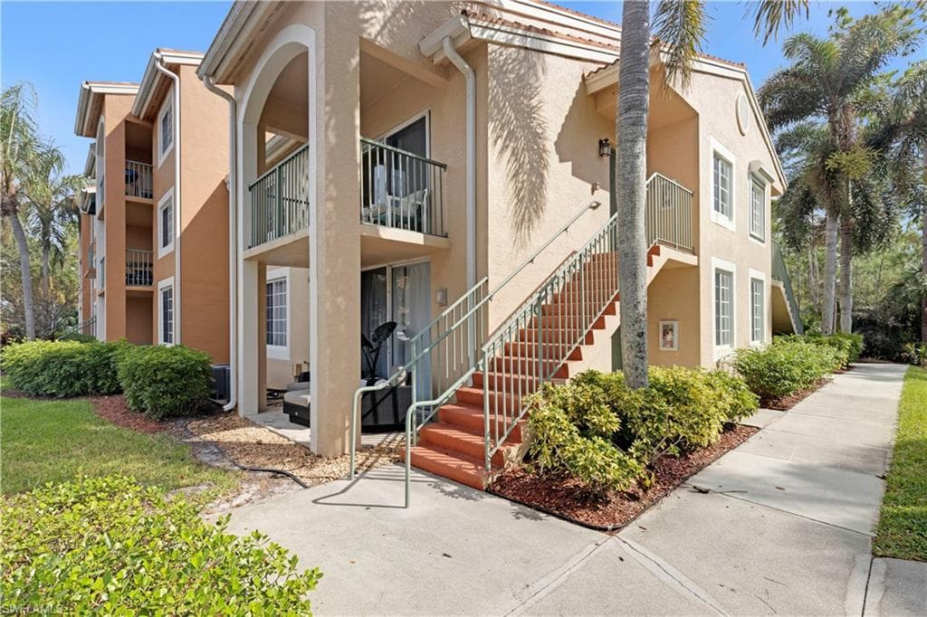 1260 Wildwood Lakes BLVD 107 NAPLES, FL 34104