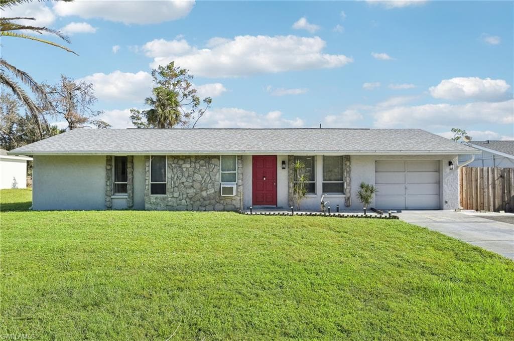 2562 Lakeshore CIR PORT CHARLOTTE, FL 33952