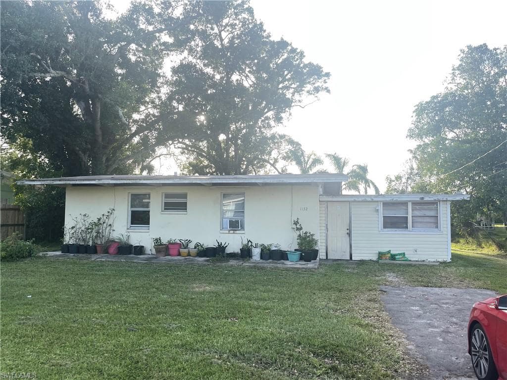 1132 Marsh AVE FORT MYERS, FL 33905
